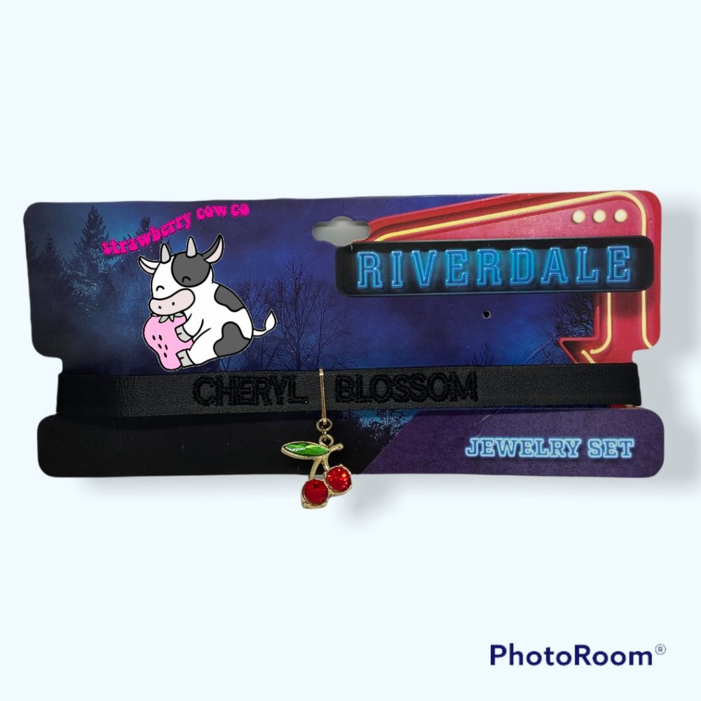 Riverdale Cheryl Blossom Choker Necklace NWT